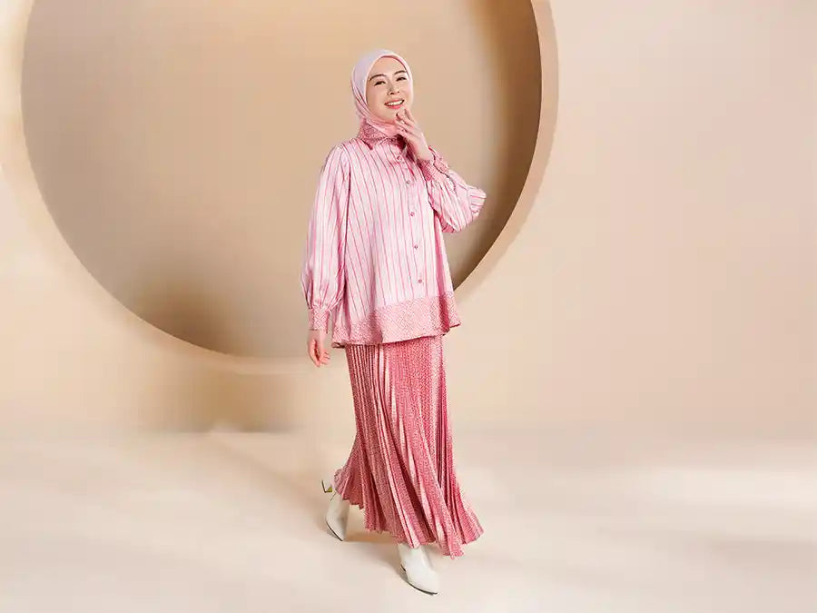 7 Perbedaan Satin dan Silk: Bahan Dasar, Tekstur & Lainnya
