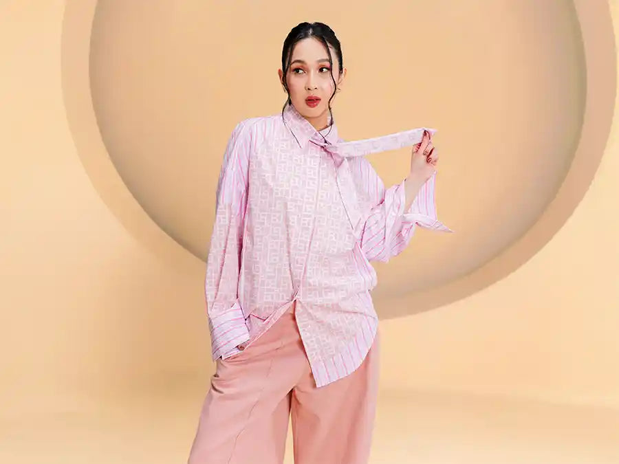 Mengenal Motif Monogram dalam Fashion dan Tips Styling